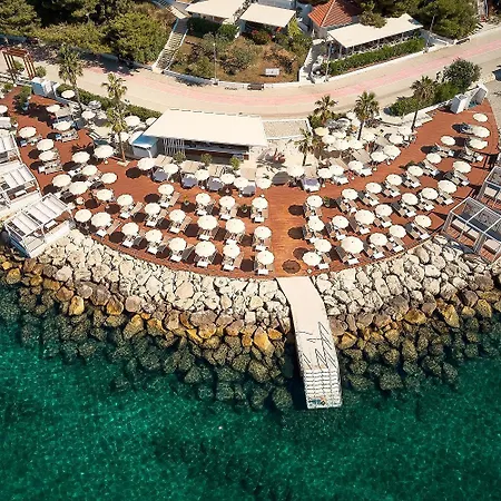 Design Beach Garden Apartment דירה *