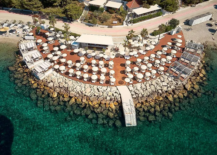 Design Beach Garden Apartment דירה *